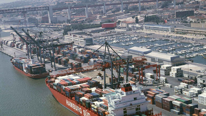 Imagen de la terminal de contenedores del puerto portugués.