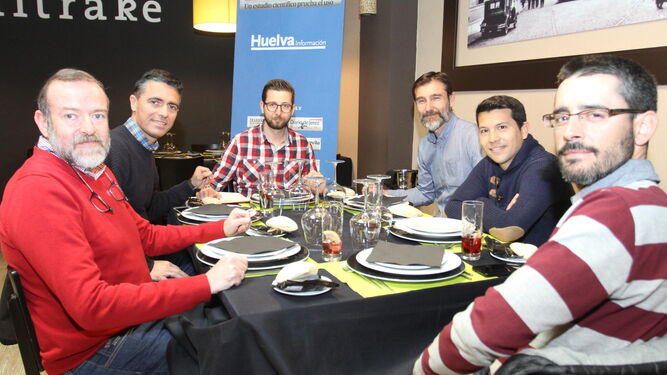 Manolo Toledano y Paco Ojeda disfrutaron de la buena mesa del restaurante Ciquitrake.