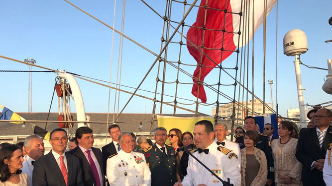 Recepción de despedida al buque escuela de la Armada mexicana.