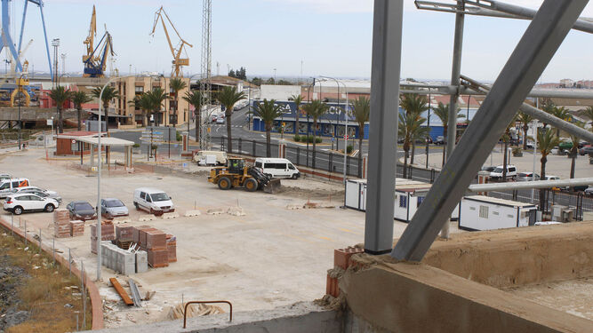Labores de urbanización de todo el entorno de las instalaciones situadas en el Muelle de Levante.