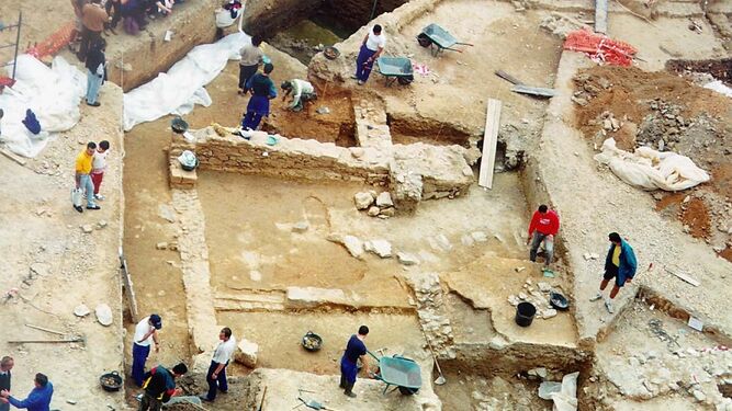 La excavación en Méndez Núñez, en el solar de Nuevas Galerías, arrojó gran información del puerto.