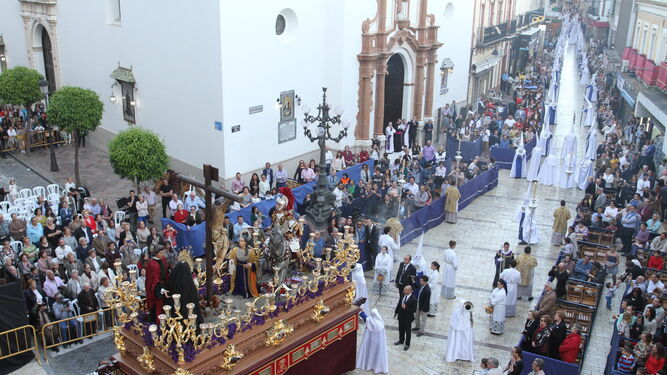 La Sagrada Lanzada llegando a la parroquia de la Concepción.