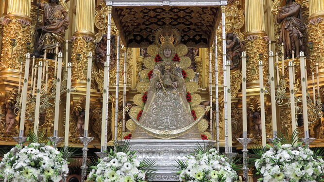 La Virgen del Rocío se encuentra en su paso para la romería