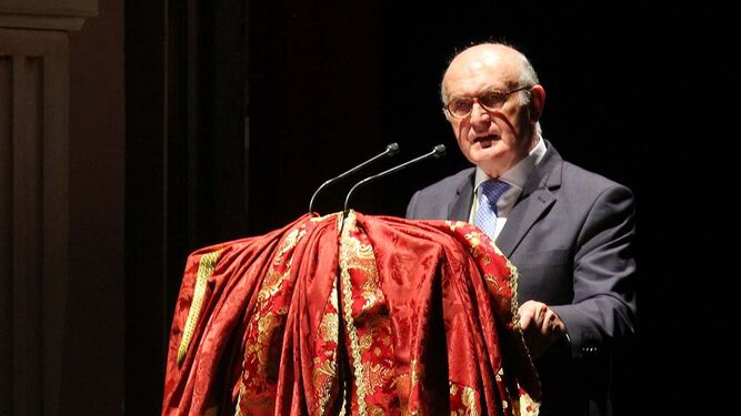 Antonio Barrios proclama el pregón del Rocío de Huelva.