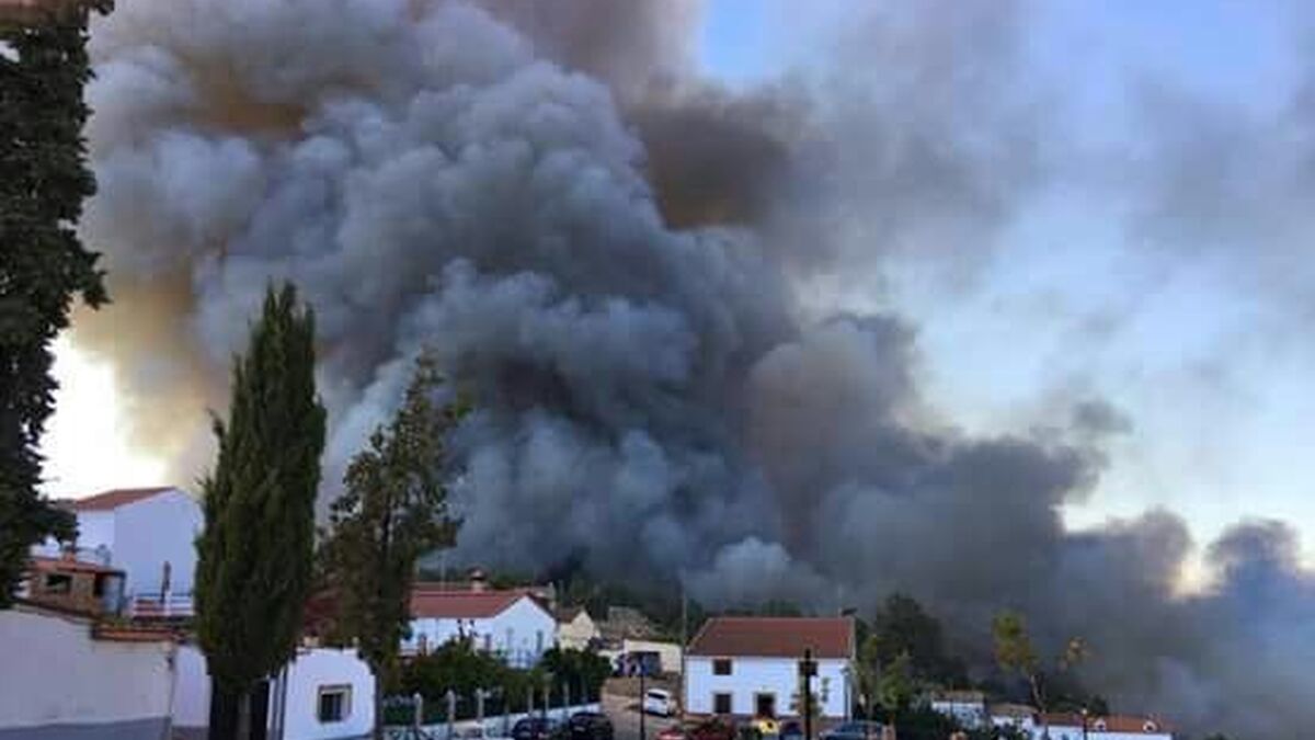 El incendio visto desde El Campillo