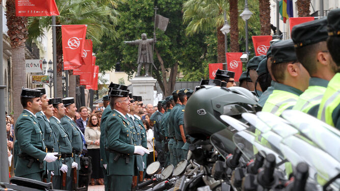Acto del Día de la Guardia Civil en la Plaza de la Constitución.