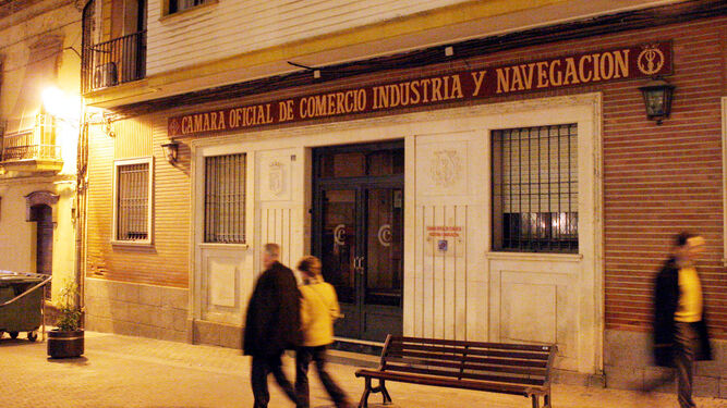 Fachada de la Cámara de Comercio de Huelva.