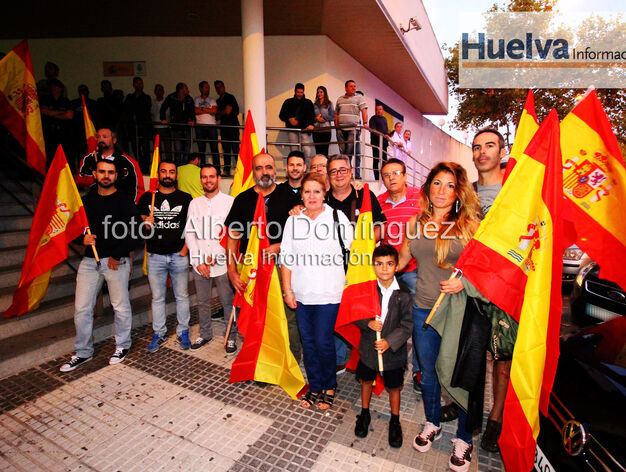 Im&aacute;genes de la expedici&oacute;n de Polic&iacute;as Nacionales de Huelva a Catalu&ntilde;a.
