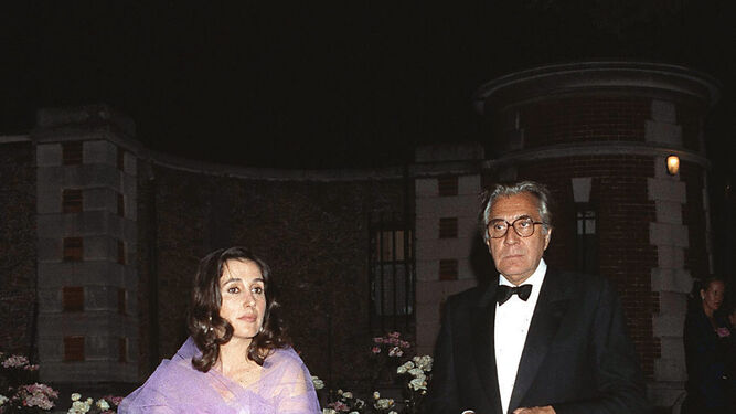 Con Rossie (i.) en los 80, y con José Campos, su último marido.