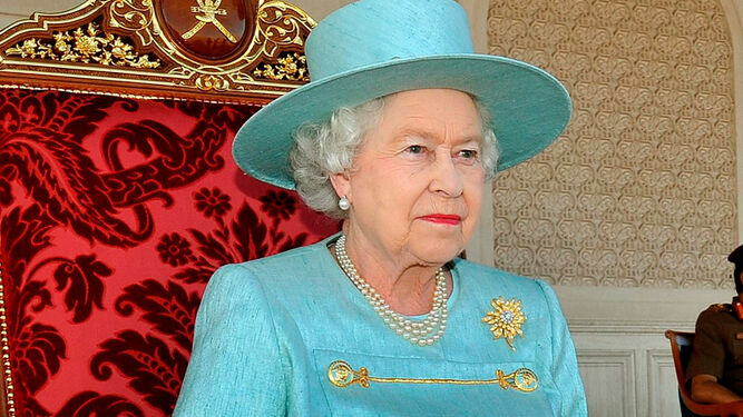 La reina Isabel II, en un acto en palacio.