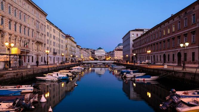 Vista del Gran Canal de Trieste.