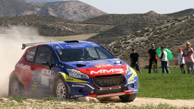 Los equipos participantes en el rally recorrerán un circuito natural que discurre por varios pueblos del litoral granadino.
