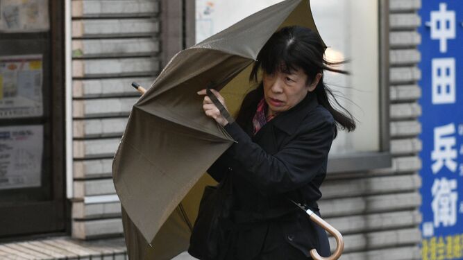 Seis muertos en Japón por el tifón 'Lan'