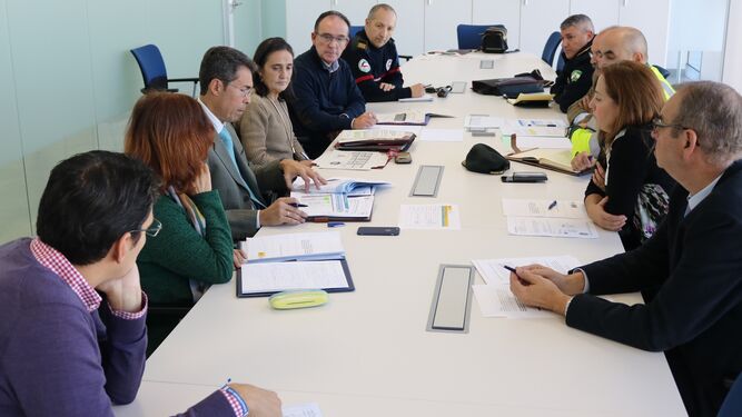 Reunión de la Comisión Provincial de Seguridad Vial, presidida por Grávalos.
