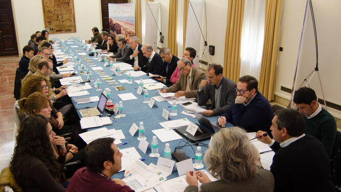 Reunión de la Comisión de Turismo, celebrada ayer en la Diputación Provincial de Huelva.