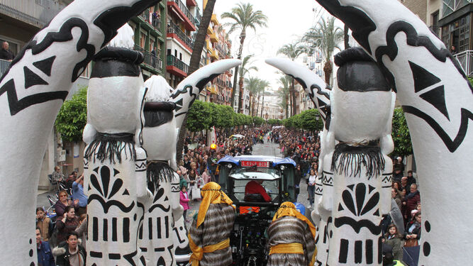Cabalgata de los Reyes Magos 2018: Melchor, Gaspar y Baltazar adelantan su salida para llenar de ilusi&oacute;n las calles de Huelva