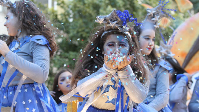 Im&aacute;genes del pasacalles del Carnaval Colombino por las calles del centro