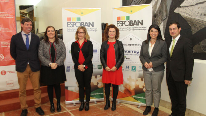 Representantes de las partes que firmaron ayer el proyecto de Espoban.