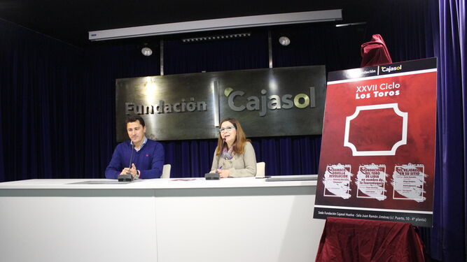 Manuel Jesús Montes y Matilde Valdivia durante la rueda de prensa en torno al ciclo 'Los Toros'.