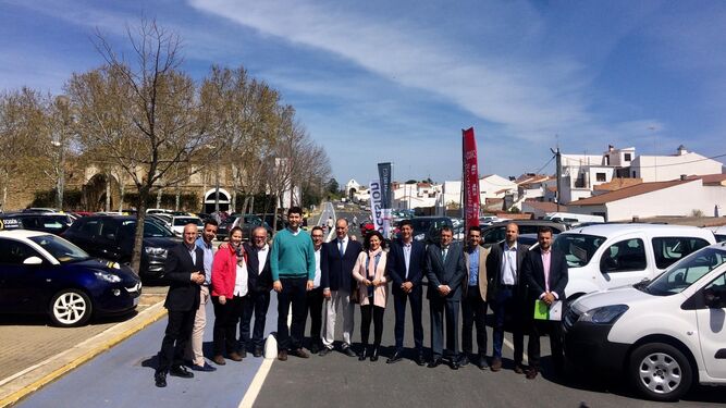 Representantes municipales y empresariales, este fin de semana en el Salón del Vehículo de Valverde.