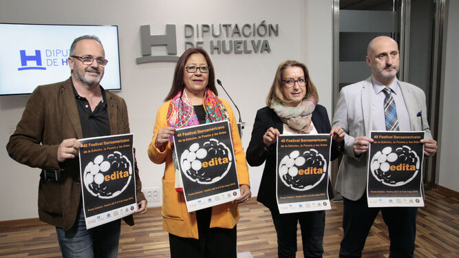 Uberto Stabile, Aurora Águedo, Toñi Hernández y Alfonso Doctor, en la presentación ayer en la Diputación.