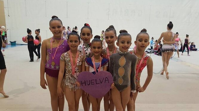 Las gimnastas del GR Huelva que participaron en el torneo Las Gabias.