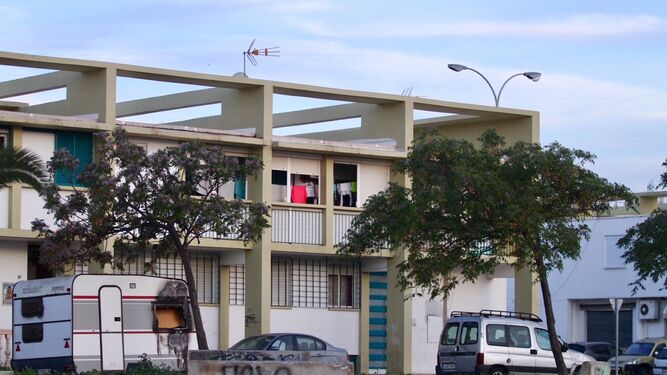 Viviendas del antiguo Hotel Suárez, en la barriada de Marismas del Odiel.