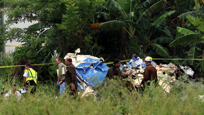 Los restos del avión estrellado en Cuba.