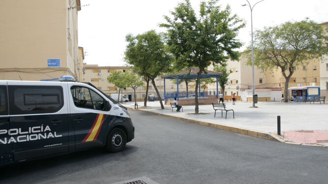 La Policía Nacional custodia la plaza Juan XXIII el viernes pasado, tras el tiroteo.