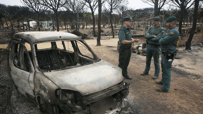 El Seprona de Doñana inspecciona el camping Doñana, muy afectado por el fuego del pasado verano.