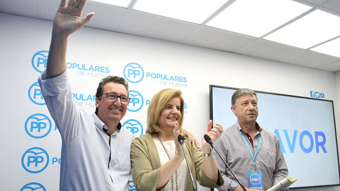 Manuel Andrés González, Fátima Báñez y Carmelo Romero, tras las elecciones generales de junio de 2016.