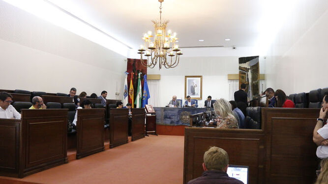 Un momento de la sesión plenaria de la Diputación Provincial de Huelva, ayer.