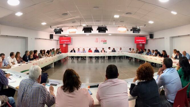 La Ejecutiva provincial del PSOE se reunió en la tarde de ayer para abordar las demandas que trasladará el partido al Gobierno central.