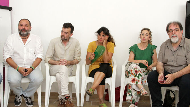 Rafael Sánchez Rufo, Antonio Maíllo y Teresa Rodríguez, ayer en Huelva.