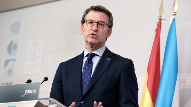 El presidente de la Xunta, Alberto Núñez Feijóo, ayer en rueda de prensa en Santiago de Compostela.