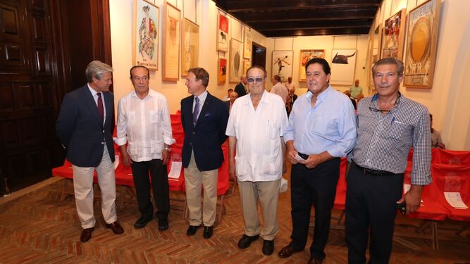 Espartaco, Romero, Pepe Luis, Alfonso Ordóñez, T. Campuzano y Curro Durán, en el acto.