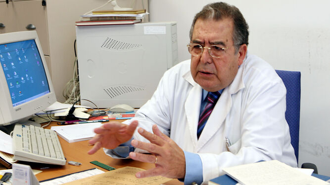 El profesor Francisco Ruiz Berraquero, en una entrevista de 2006.