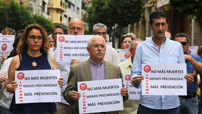 Protesta de los miembros de UGT Huelva.