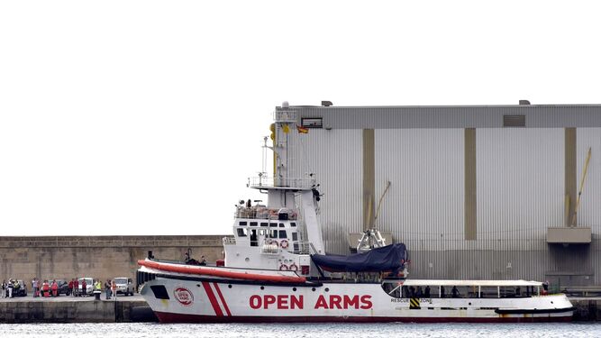El 'Open Arms' llega al puerto de Palma.