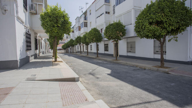 Completa renovación de los pavimentos en la calle Briceño, en Adoratrices.
