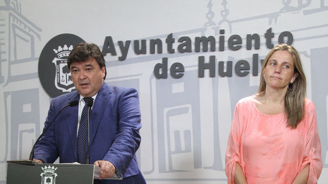 Cruz y Villadeamigo, durante la presentación del presupuesto.