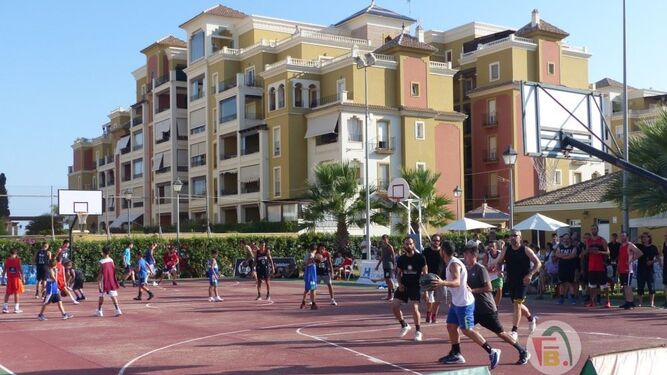 Punta del Moral reunió a unos 150 jugadores en la séptima prueba de este Circuito Provincial 3x3.