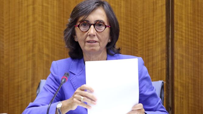 La consejera de Justicia e Interior de la Junta de Andalucía, Rosa Aguilar, en el Parlamento.