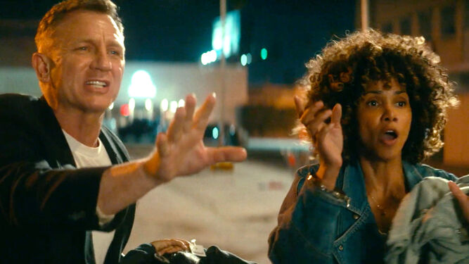 Daniel Craig y Halle Berry, en una escena de 'Kings'.
