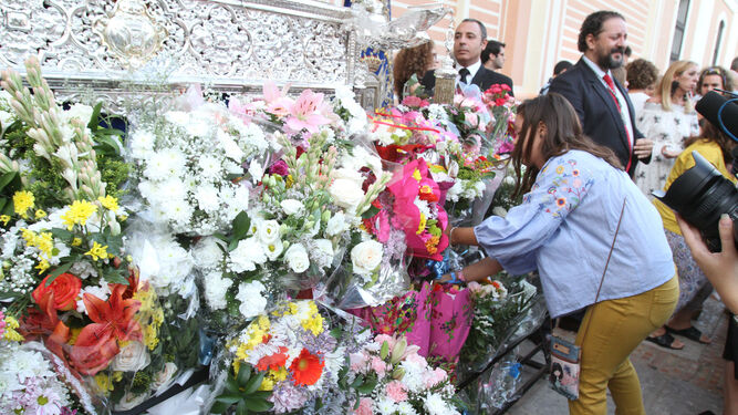 Ofrenda floral a La Virgen de La Cinta