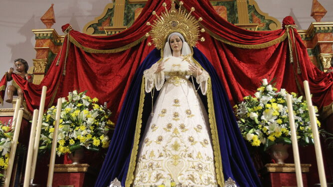 Presentaci&oacute;n y bendici&oacute;n de los estrenos para la salida extraordinaria de la Virgen de Los Dolores en Las Colonias
