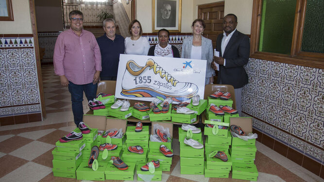 Campaña 'Zapatos Nuevos' del Ayuntamiento de Huelva y CaixaBank.