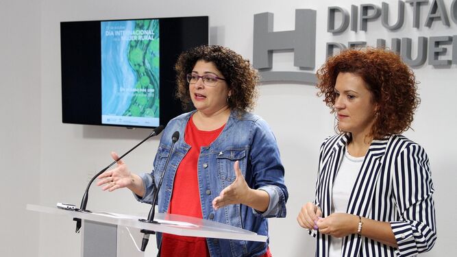 La coordinadora del IAM, Eva Salazar, y la vicepresidenta de Políticas Transversales, María Eugenia Limón.