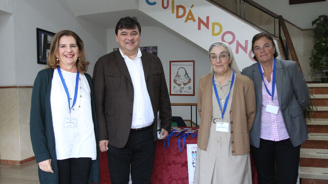 María José Marfil, Gabriel Cruz, María Montejo y Mercedes Pérez, ayer.