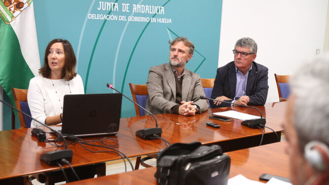 Elena Ortega, José Fiscal y José Antonio Cortés presenta el estudio de 'Escenarios Locales de Cambio Climático en Andalucía'